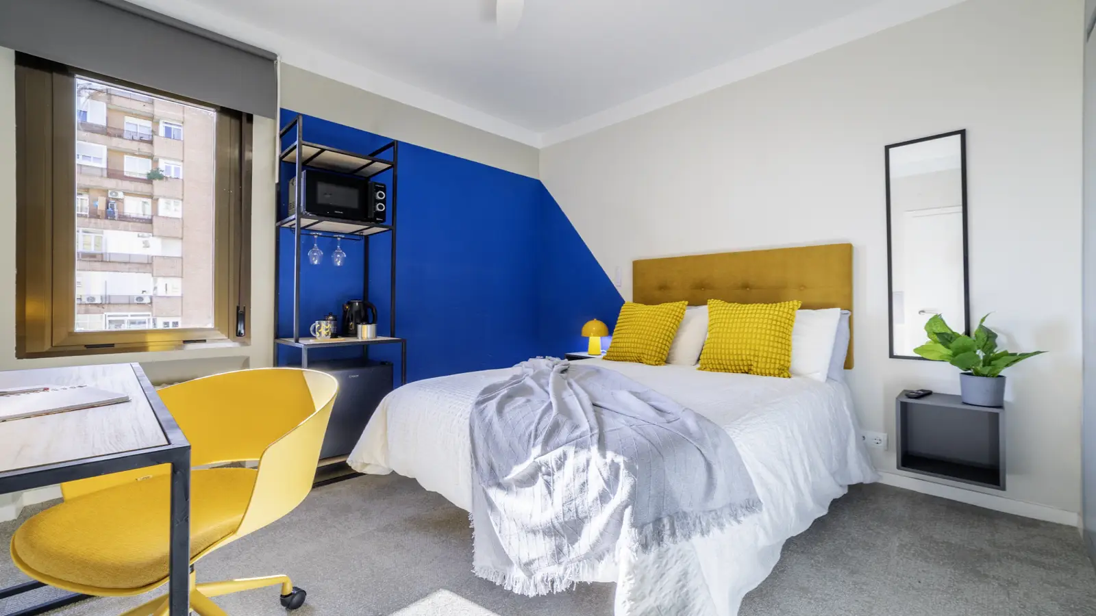 Se alquila habitación en piso compartido de 7 habitaciones en Cuatro Caminos, no parejas